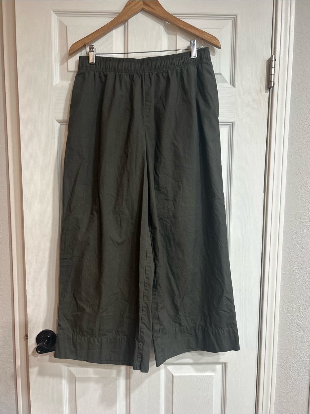 H&M Gray Green Wide Leg Cropped Pants Pull On Medium